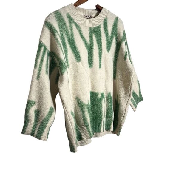 VRG GRL Crew Neck Dropped Shoulder Pullover Sweater Cream Green Medium/Large - Picture 2 of 8